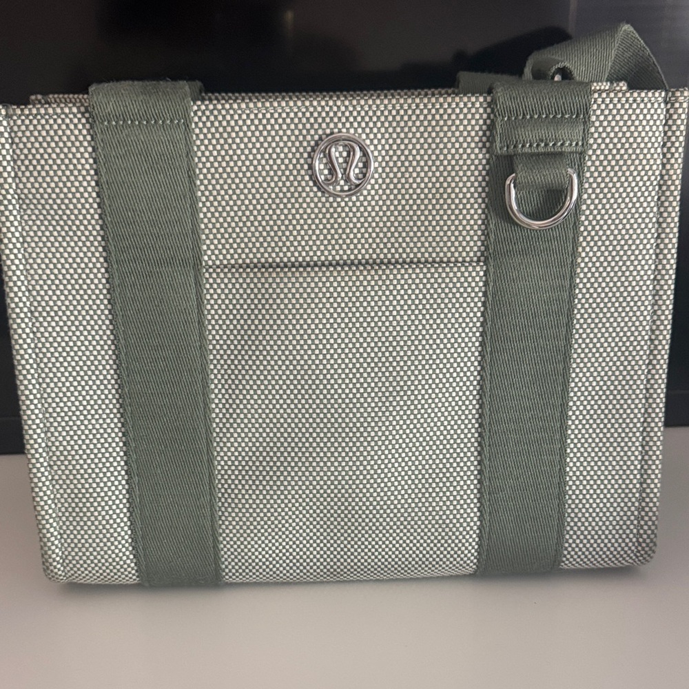 lululemon athletica mini green tote bag